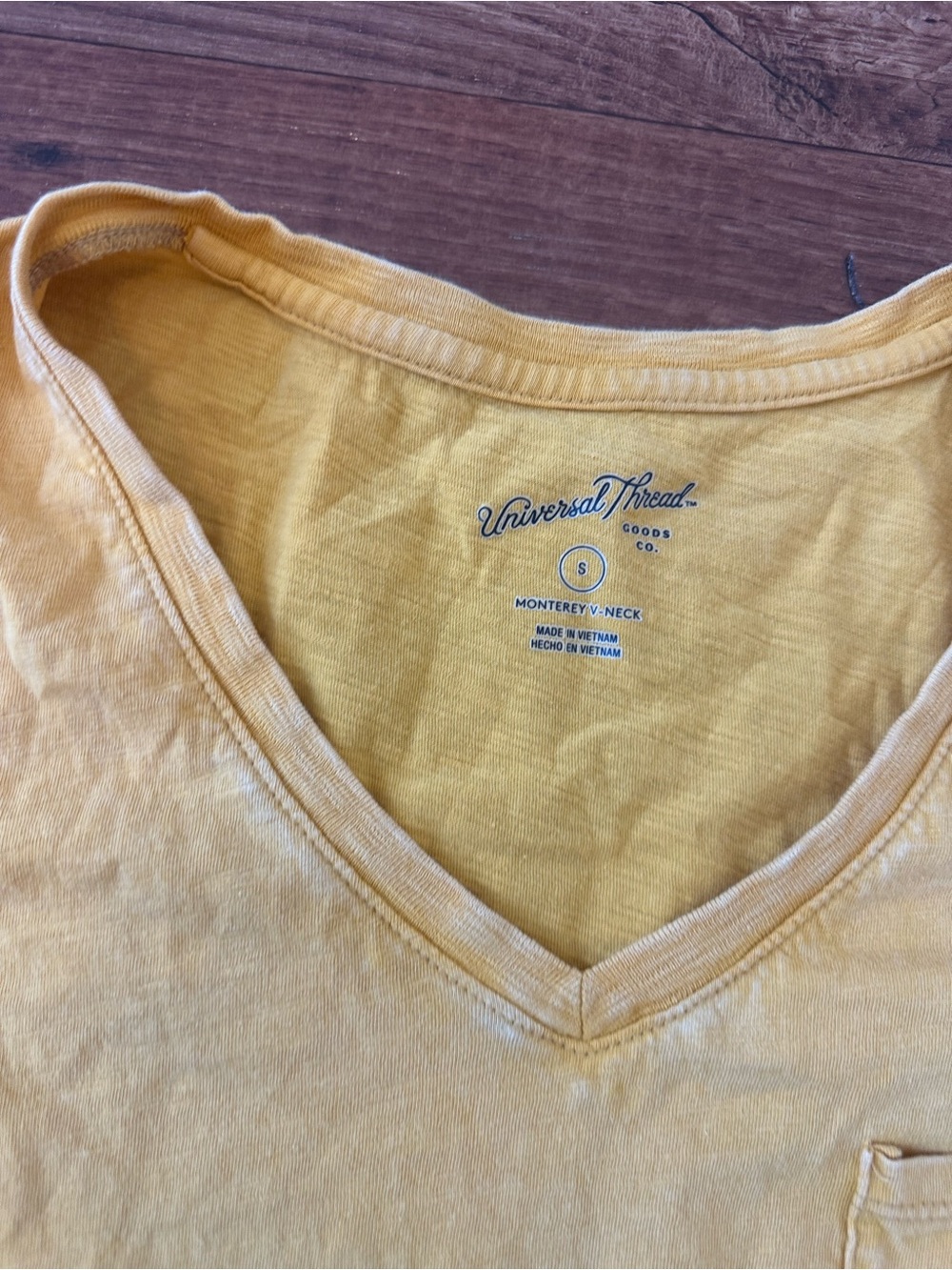 Universal Thread Yellow V-Neck Pocket Tee - Picture 2 of 3